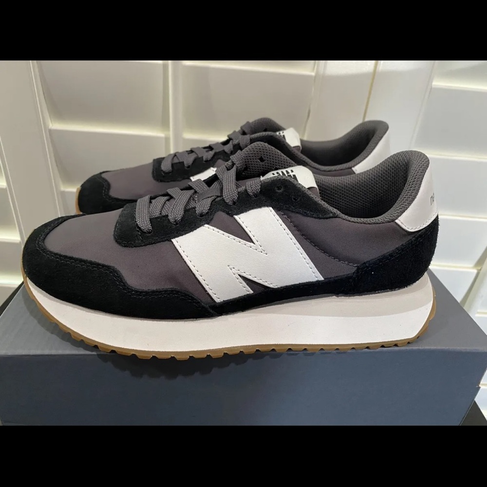 NEW BALANCE 237